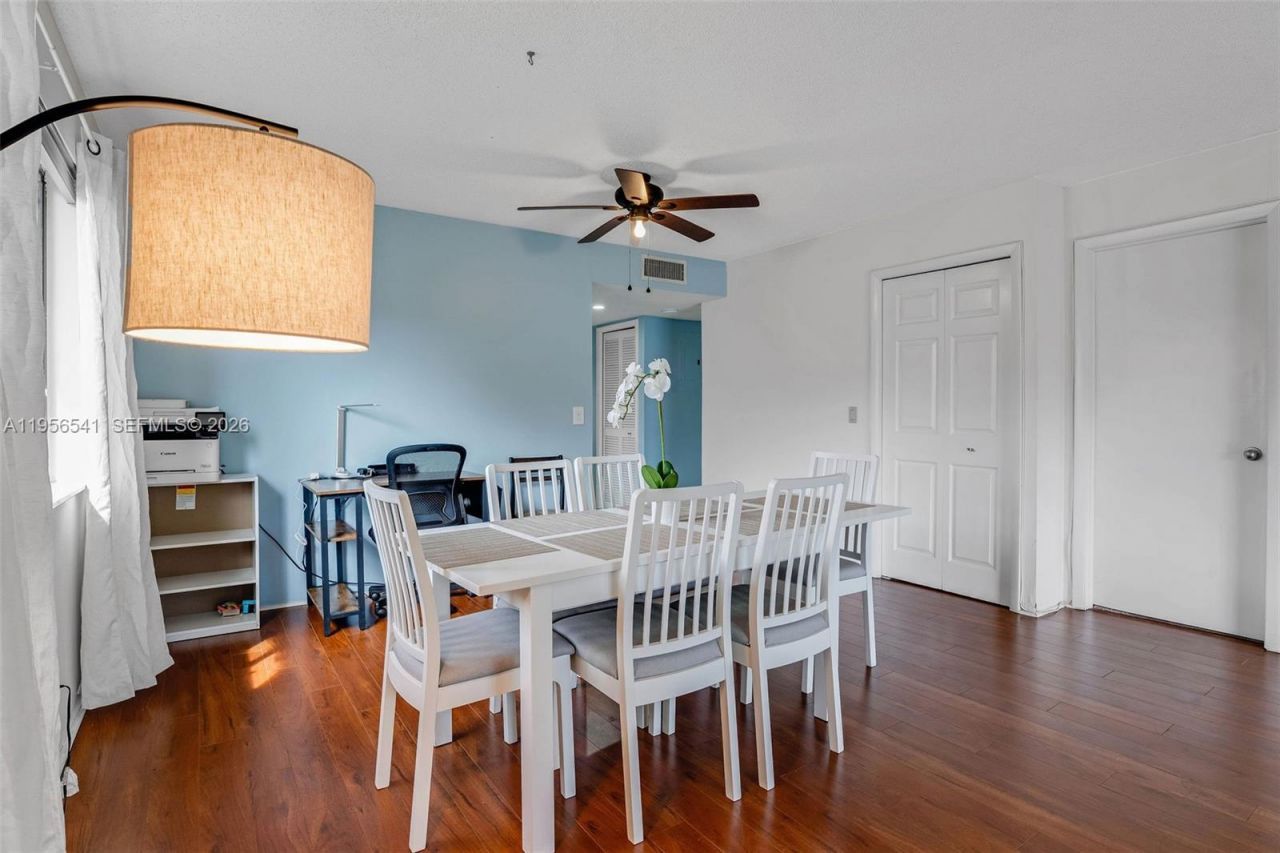 182 Lakeview Dr, Unit 204, Weston, FL 33326 Photo