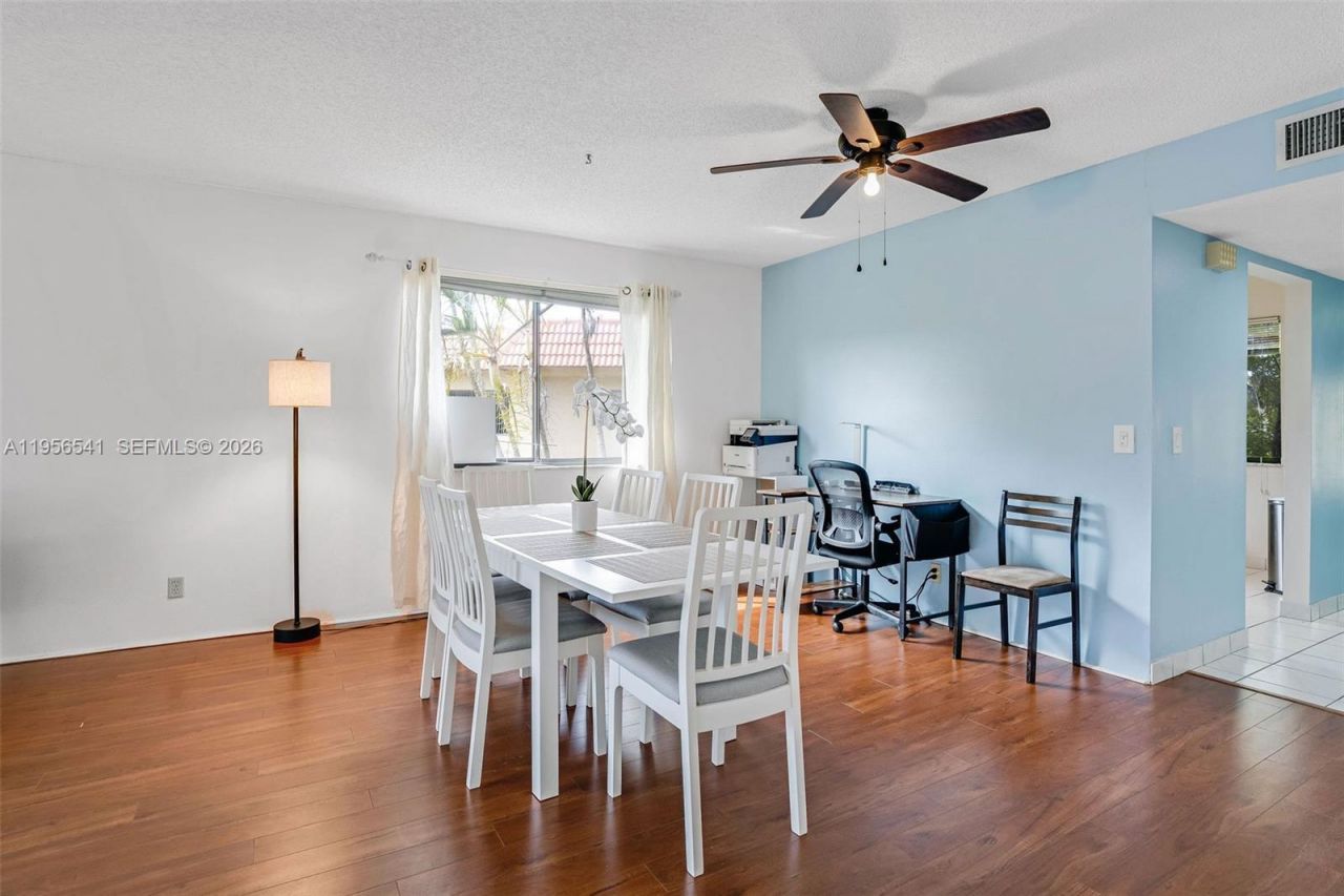 182 Lakeview Dr, Unit 204, Weston, FL 33326 Photo