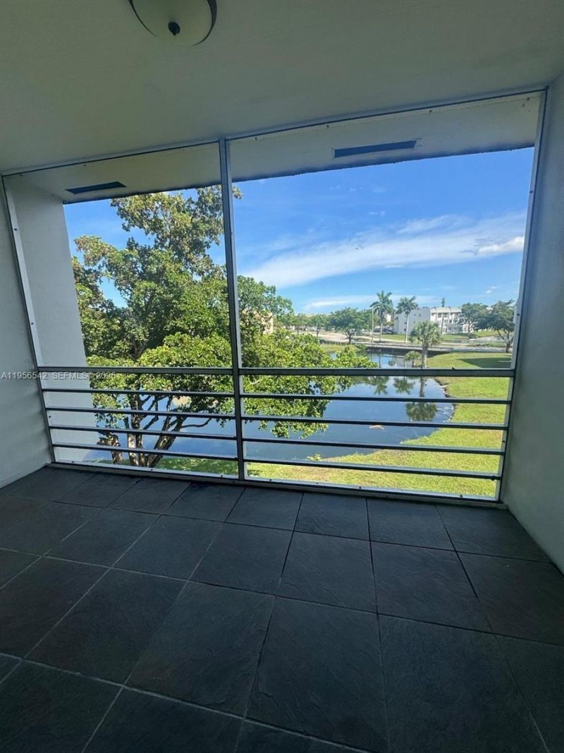 8600 Sunrise Lakes Blvd , Unit 303, Sunrise, FL 33322 Photo