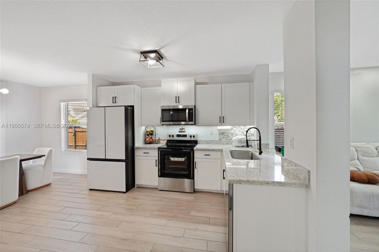 572 NE 6th Pl, Homestead, FL 33034 Photo