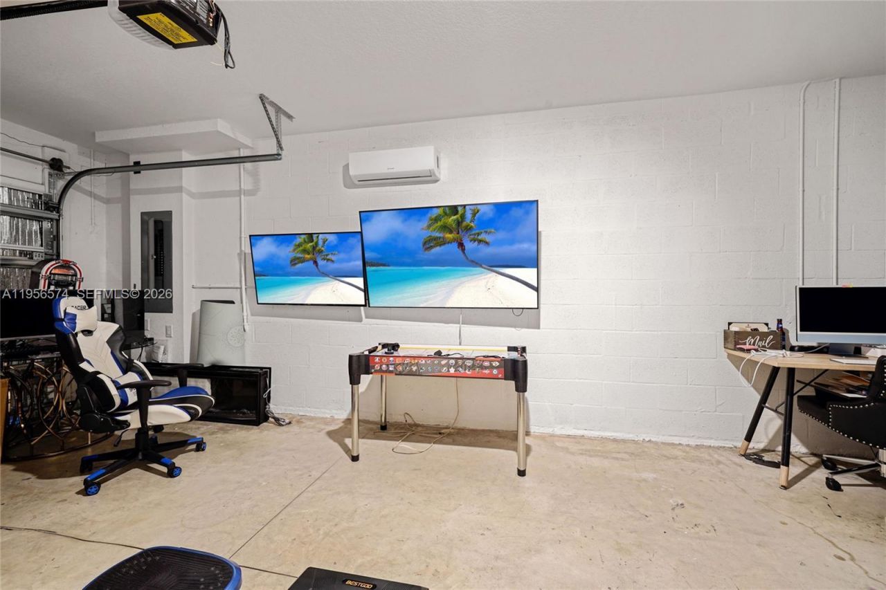 572 NE 6th Pl, Homestead, FL 33034 Photo