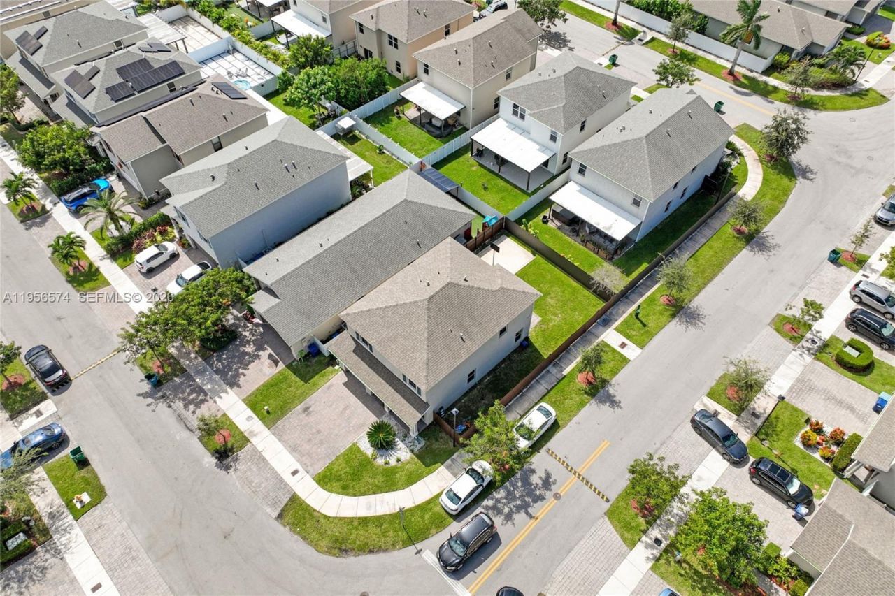 572 NE 6th Pl, Homestead, FL 33034 Photo