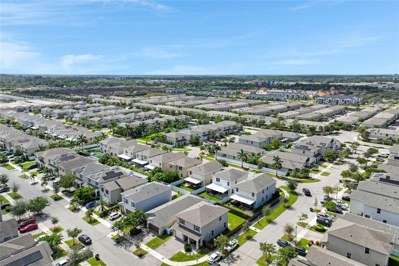 572 NE 6th Pl, Homestead, FL 33034 Photo