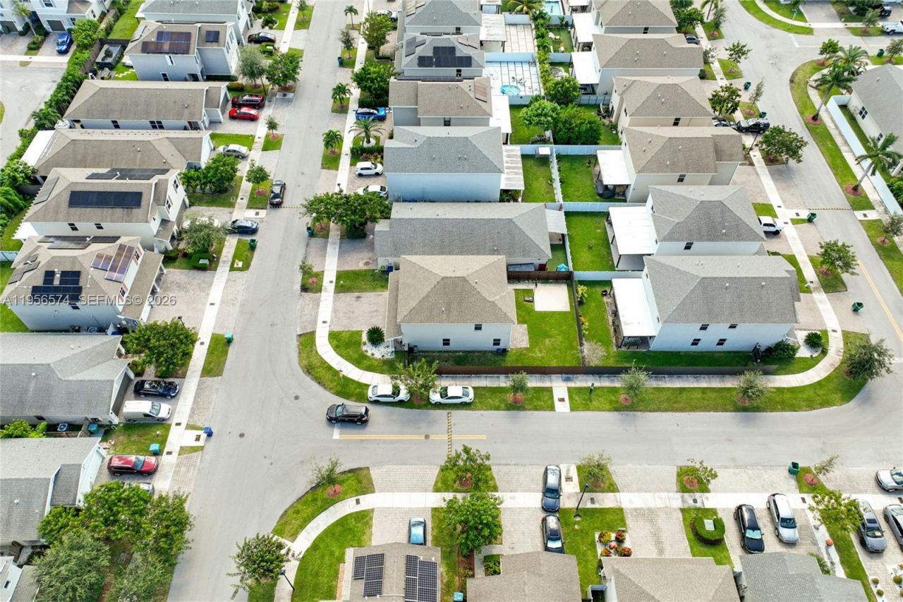 572 NE 6th Pl, Homestead, FL 33034 Photo