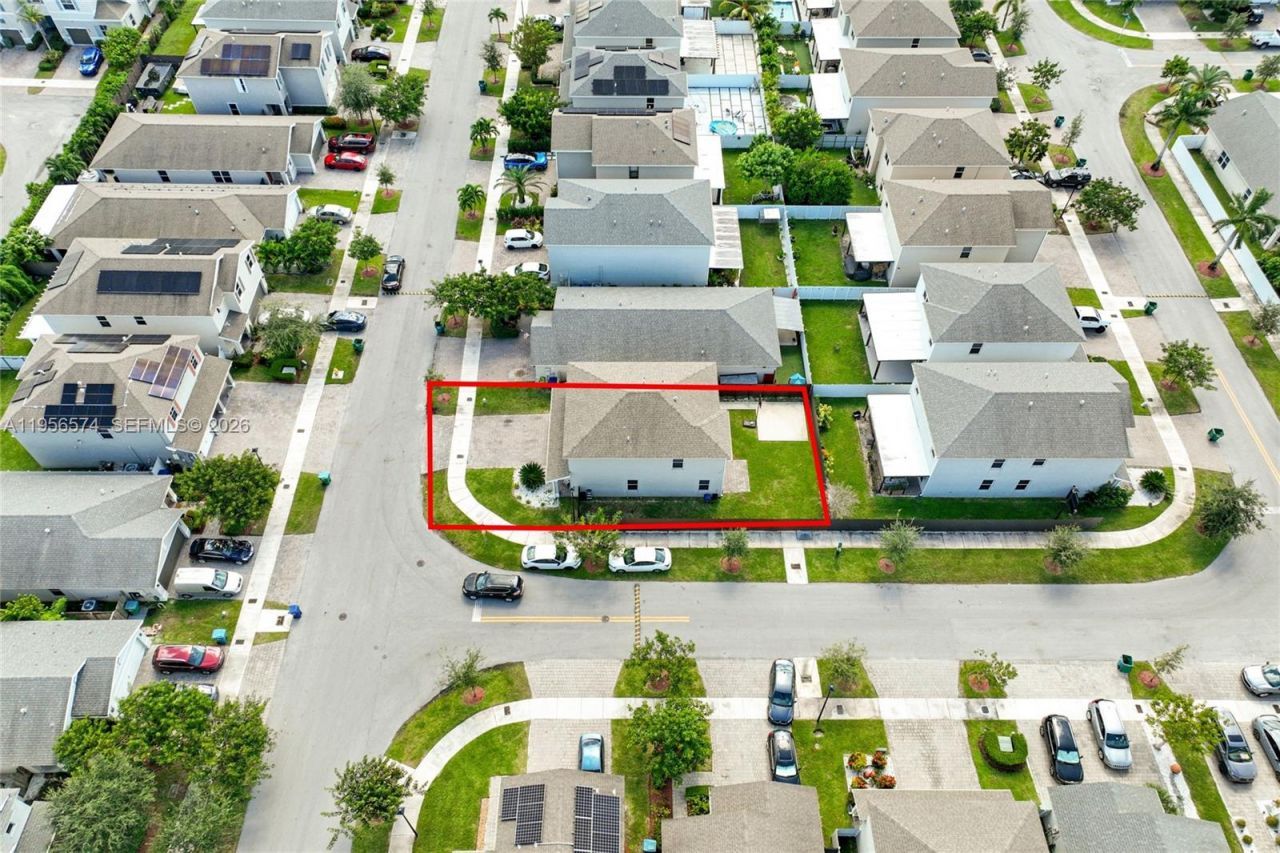 572 NE 6th Pl, Homestead, FL 33034 Photo