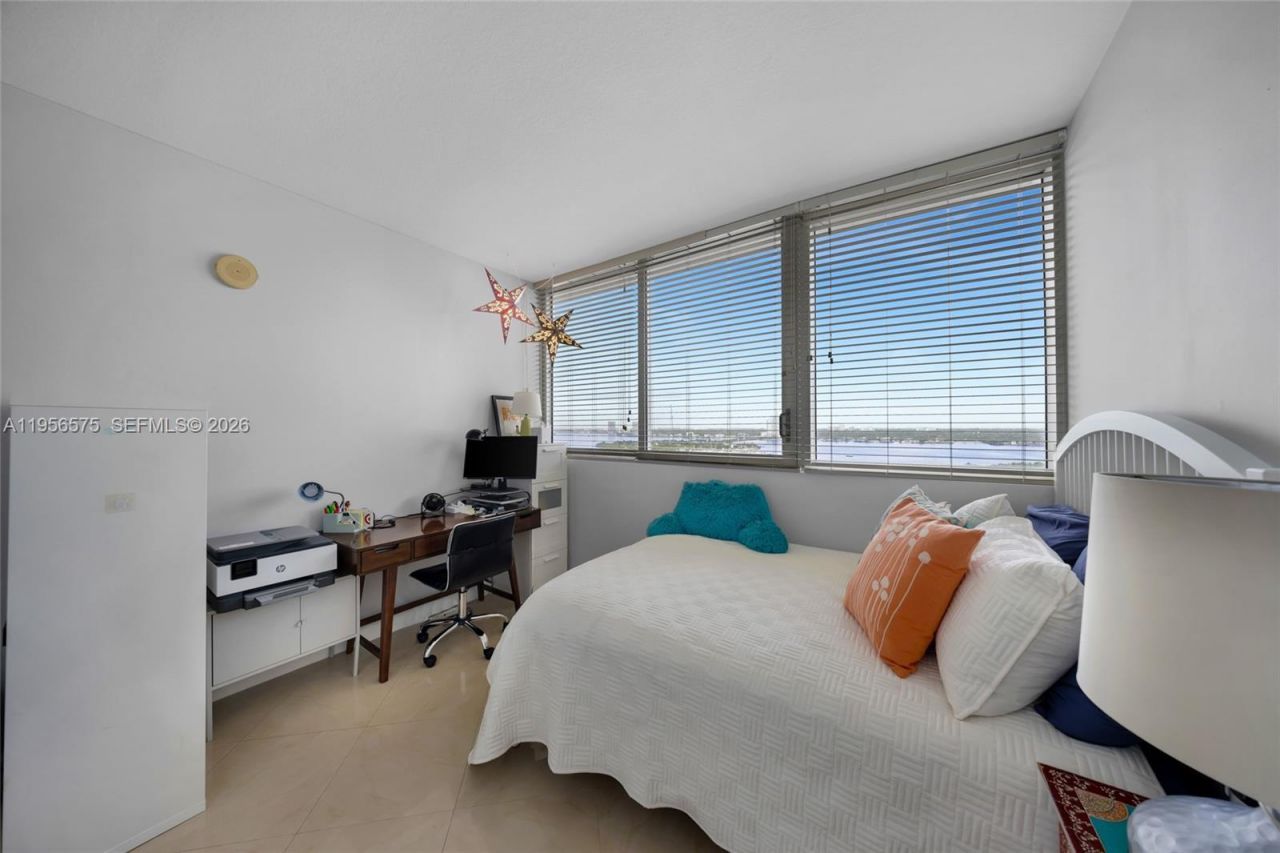 7929 West Dr, Unit 1503, North Bay Village, FL 33141 Photo