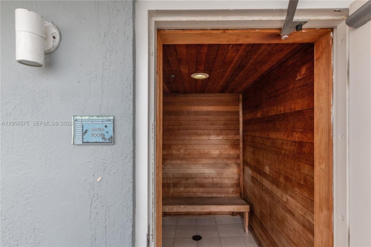 7929 West Dr, Unit 1503, North Bay Village, FL 33141 Photo