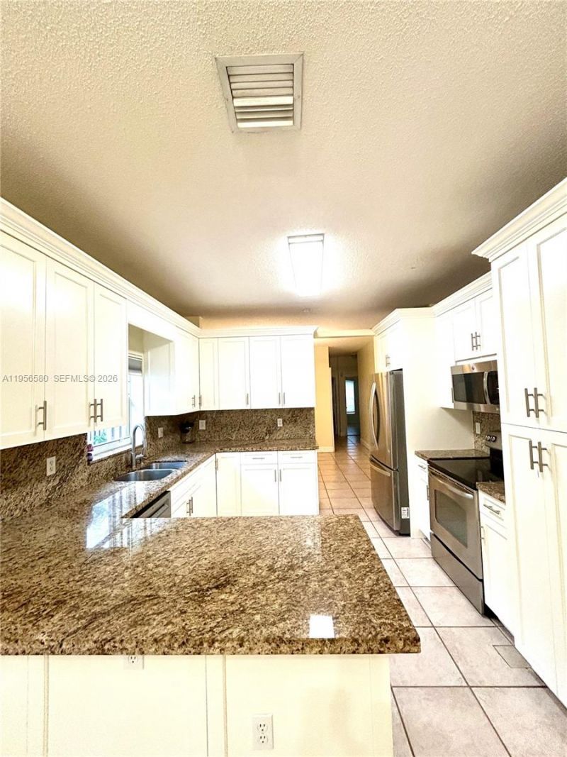 21523 SW 90th Ave, Cutler Bay, FL 33189 Photo