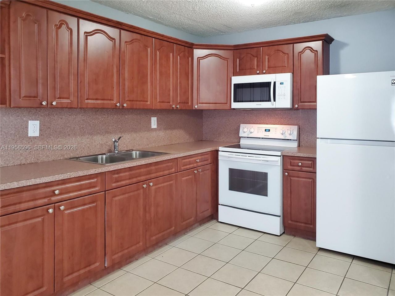 1990 W 56th St, Unit 1216, Hialeah, FL 33012 Photo