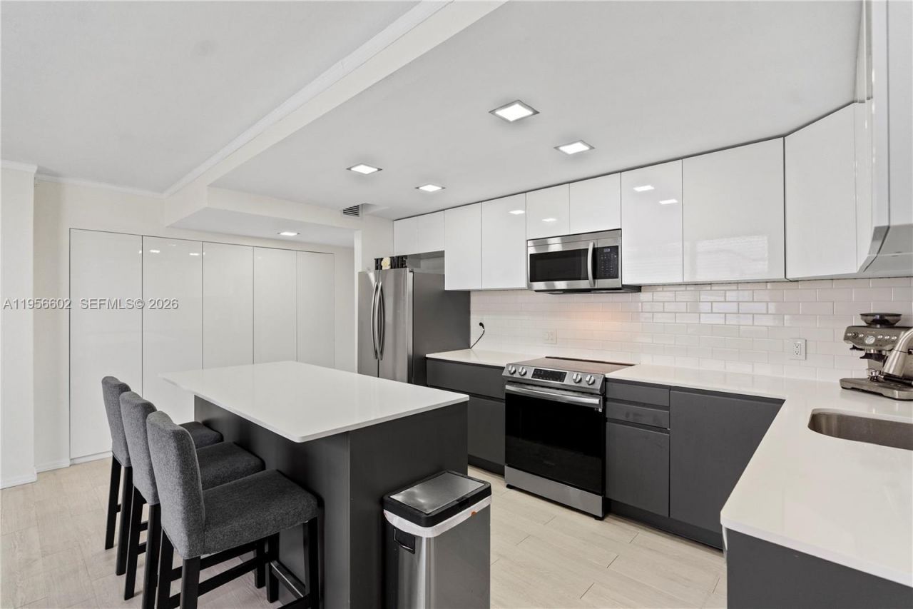 3440 NE 192nd St, Unit 5P-A, Aventura, FL 33180 Photo