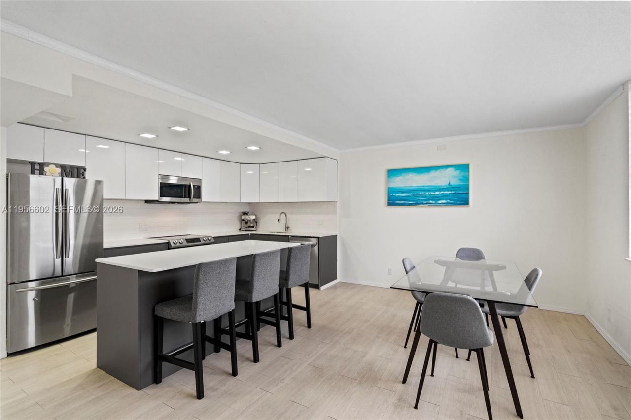3440 NE 192nd St, Unit 5P-A, Aventura, FL 33180 Photo