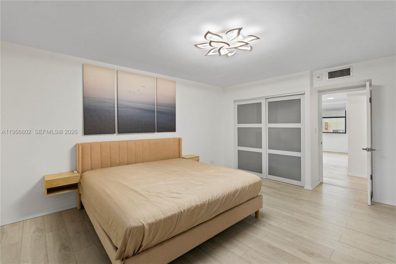 3440 NE 192nd St, Unit 5P-A, Aventura, FL 33180 Photo