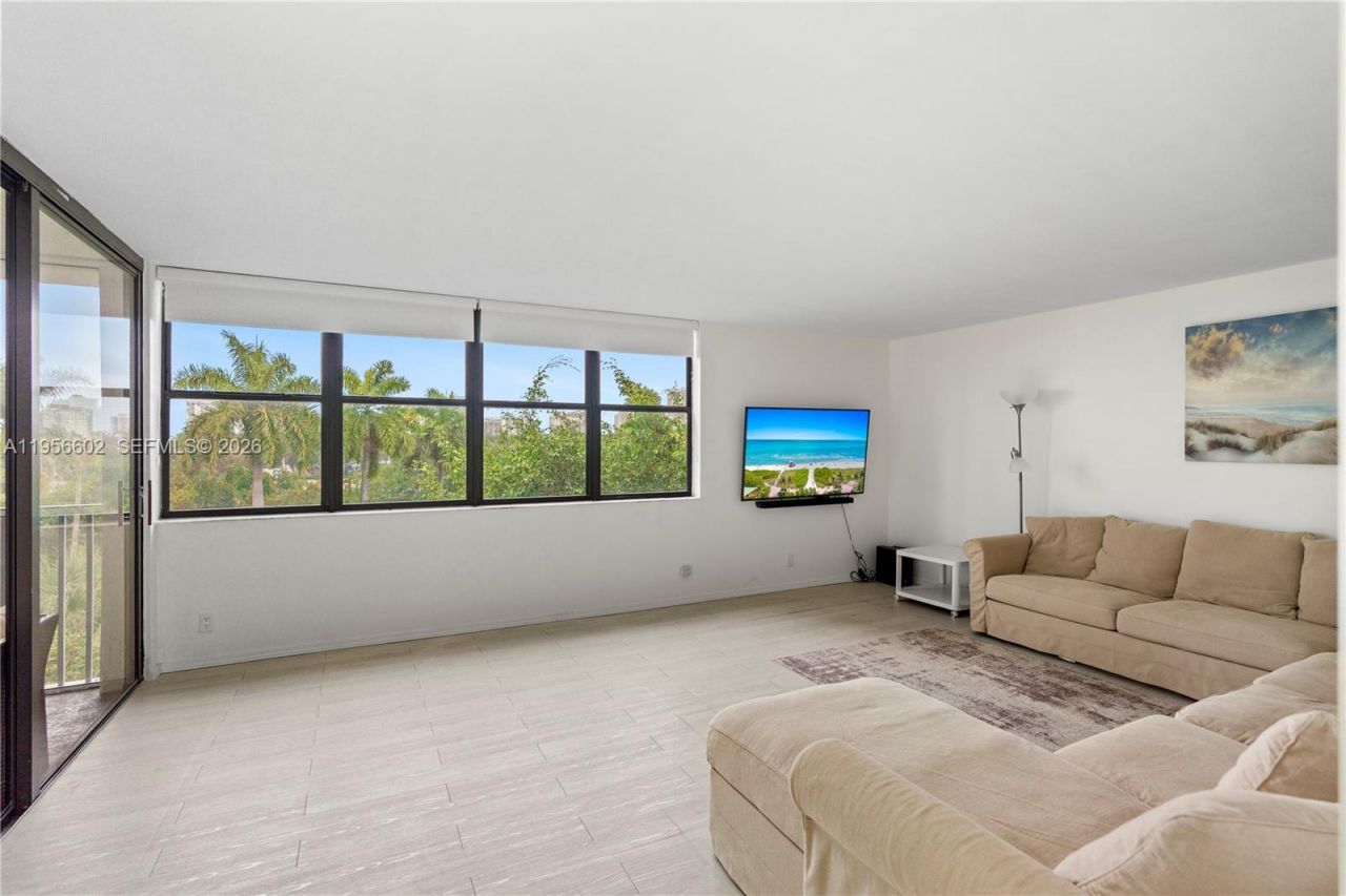 3440 NE 192nd St, Unit 5P-A, Aventura, FL 33180 Photo