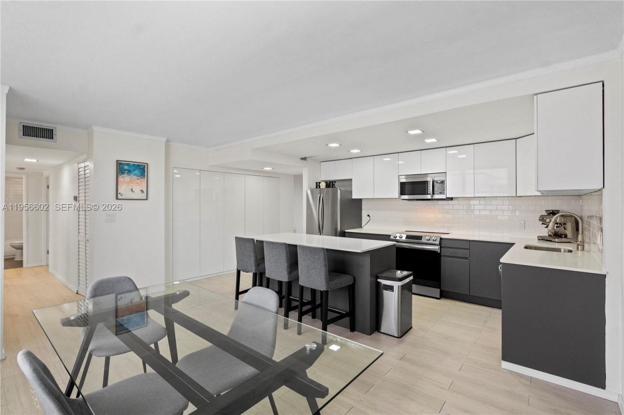 3440 NE 192nd St, Unit 5P-A, Aventura, FL 33180 Photo