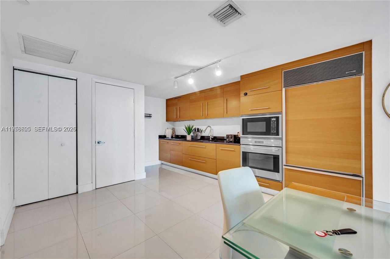 485 Brickell Ave, Unit 1711, Miami, FL 33131 Photo