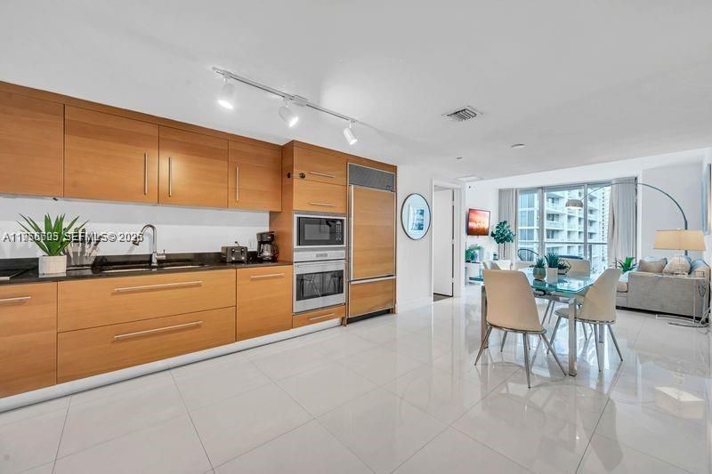 485 Brickell Ave, Unit 1711, Miami, FL 33131 Photo