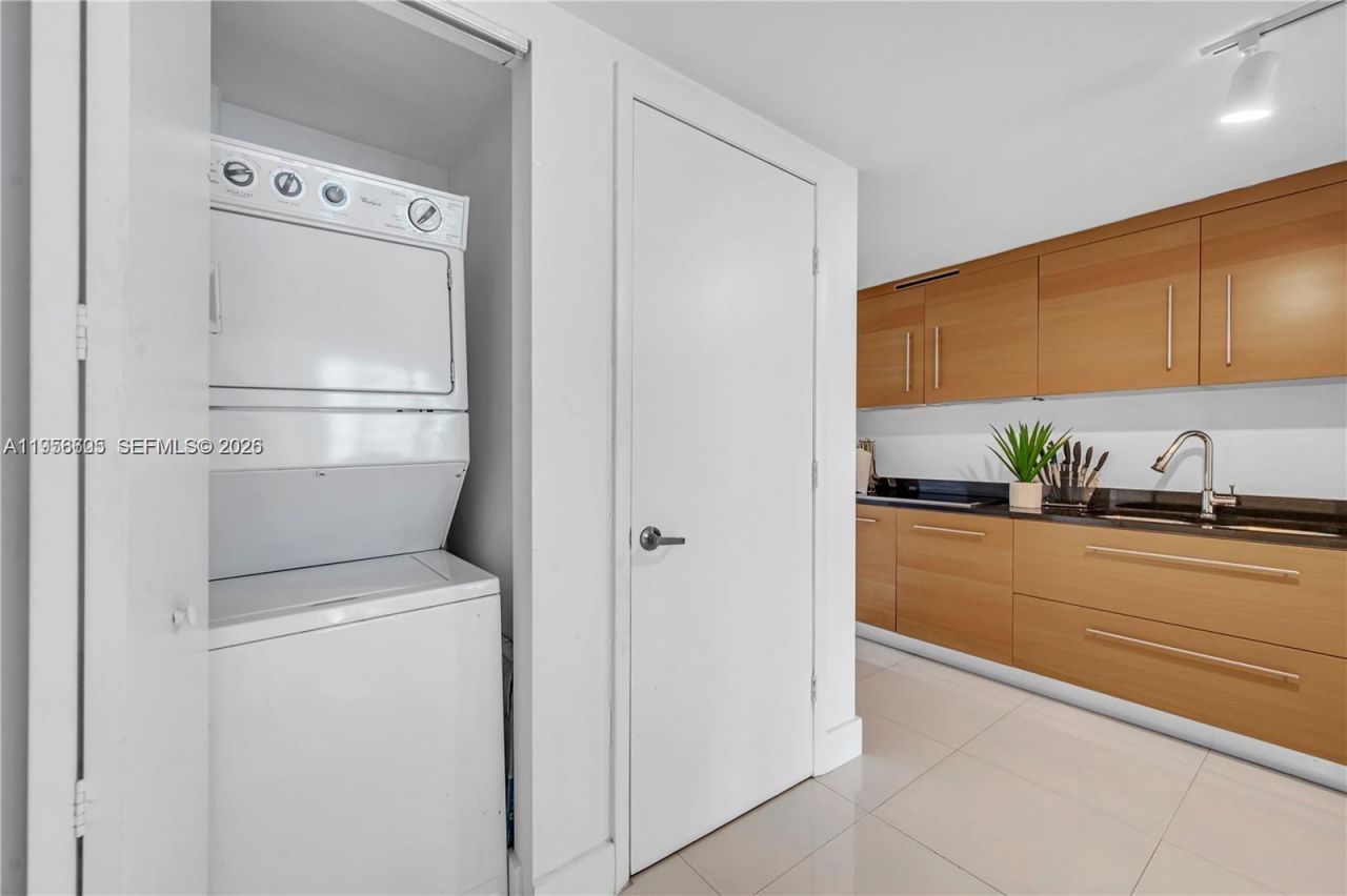 485 Brickell Ave, Unit 1711, Miami, FL 33131 Photo