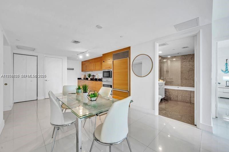 485 Brickell Ave, Unit 1711, Miami, FL 33131 Photo