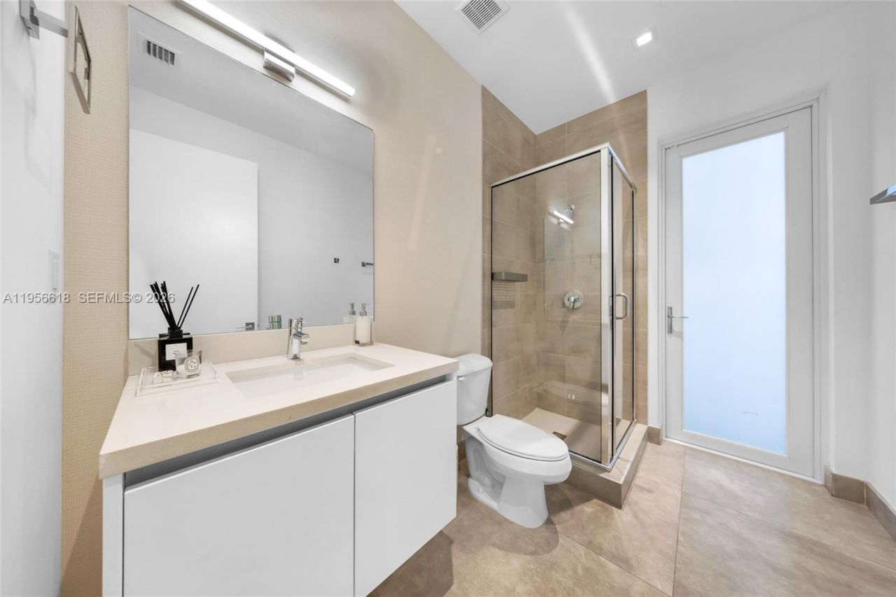 7541 NW 97th Ct, Doral, FL 33178 Photo