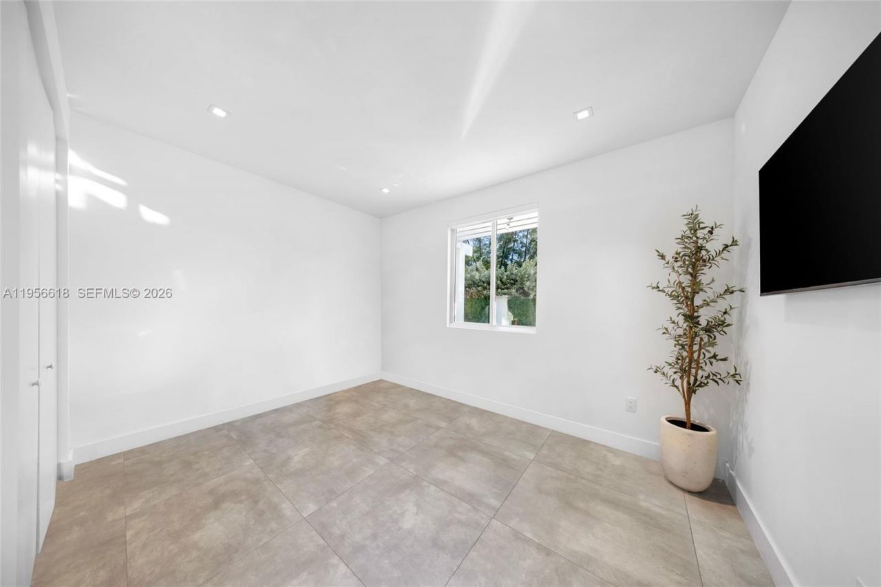 7541 NW 97th Ct, Doral, FL 33178 Photo