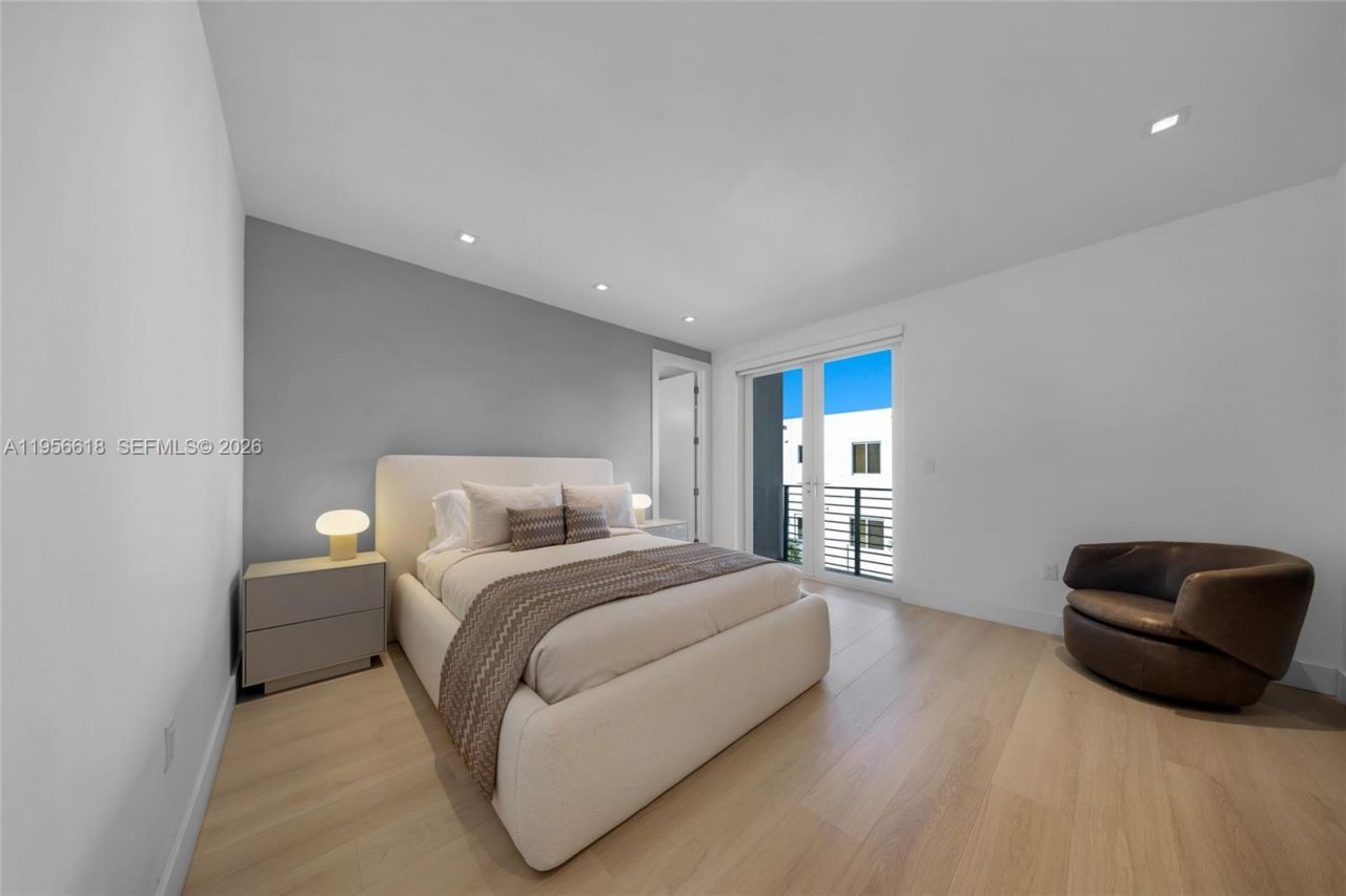 7541 NW 97th Ct, Doral, FL 33178 Photo