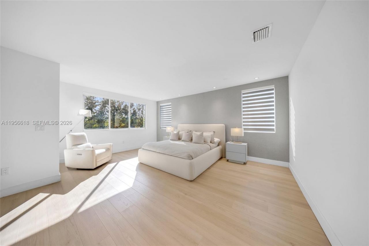 7541 NW 97th Ct, Doral, FL 33178 Photo