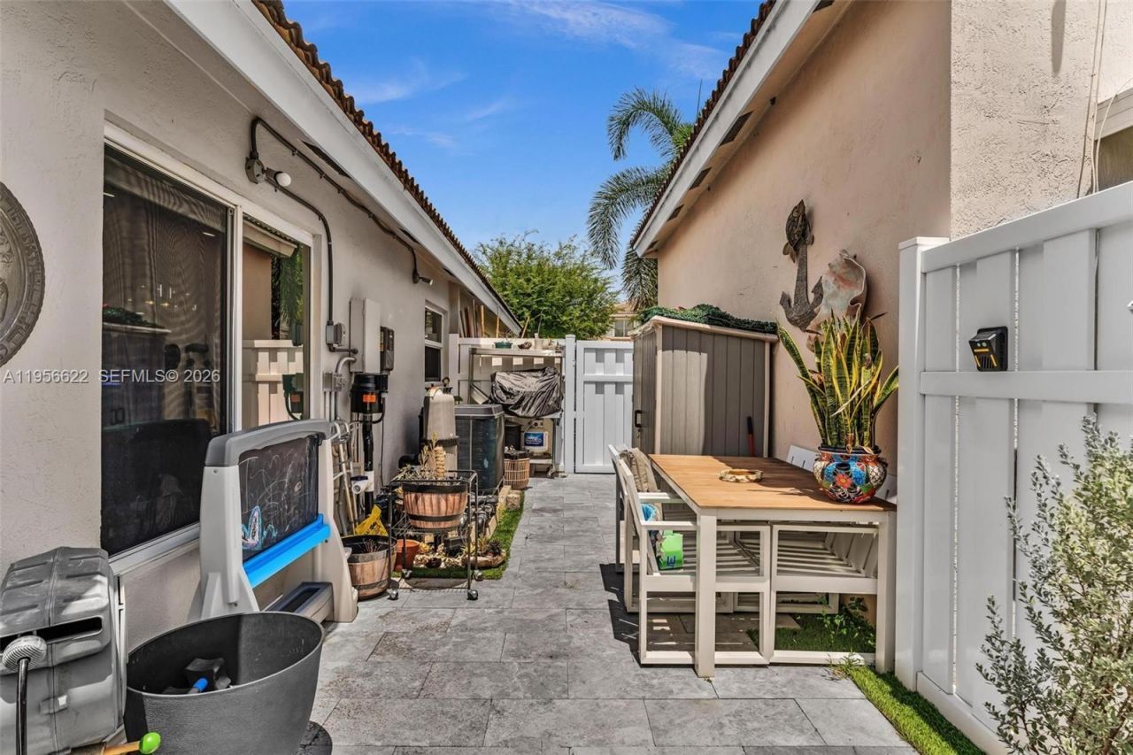 3388 SW 49th St , Hollywood, FL 33312 Photo