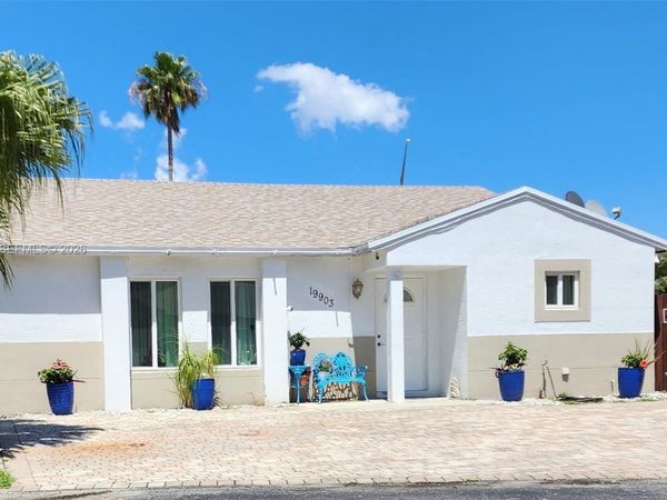 19903 NW 67th Ct, Hialeah, FL 33015