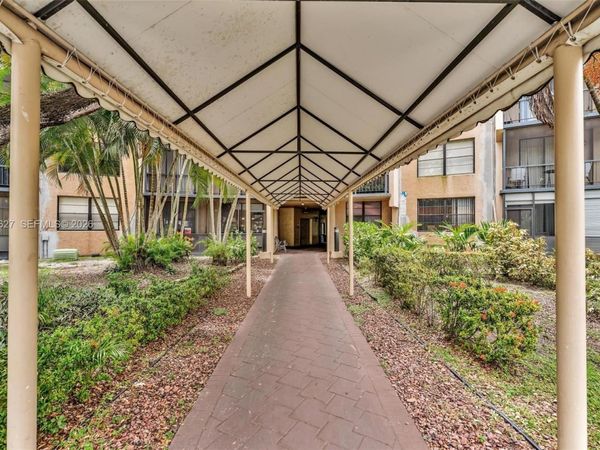 3800 N Hills Dr , Unit 312, Hollywood, FL 33021