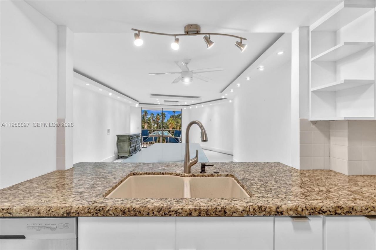 3800 N Hills Dr , Unit 312, Hollywood, FL 33021 Photo