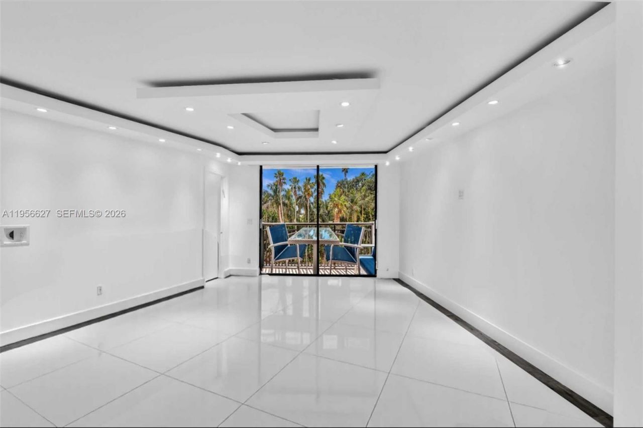 3800 N Hills Dr , Unit 312, Hollywood, FL 33021 Photo