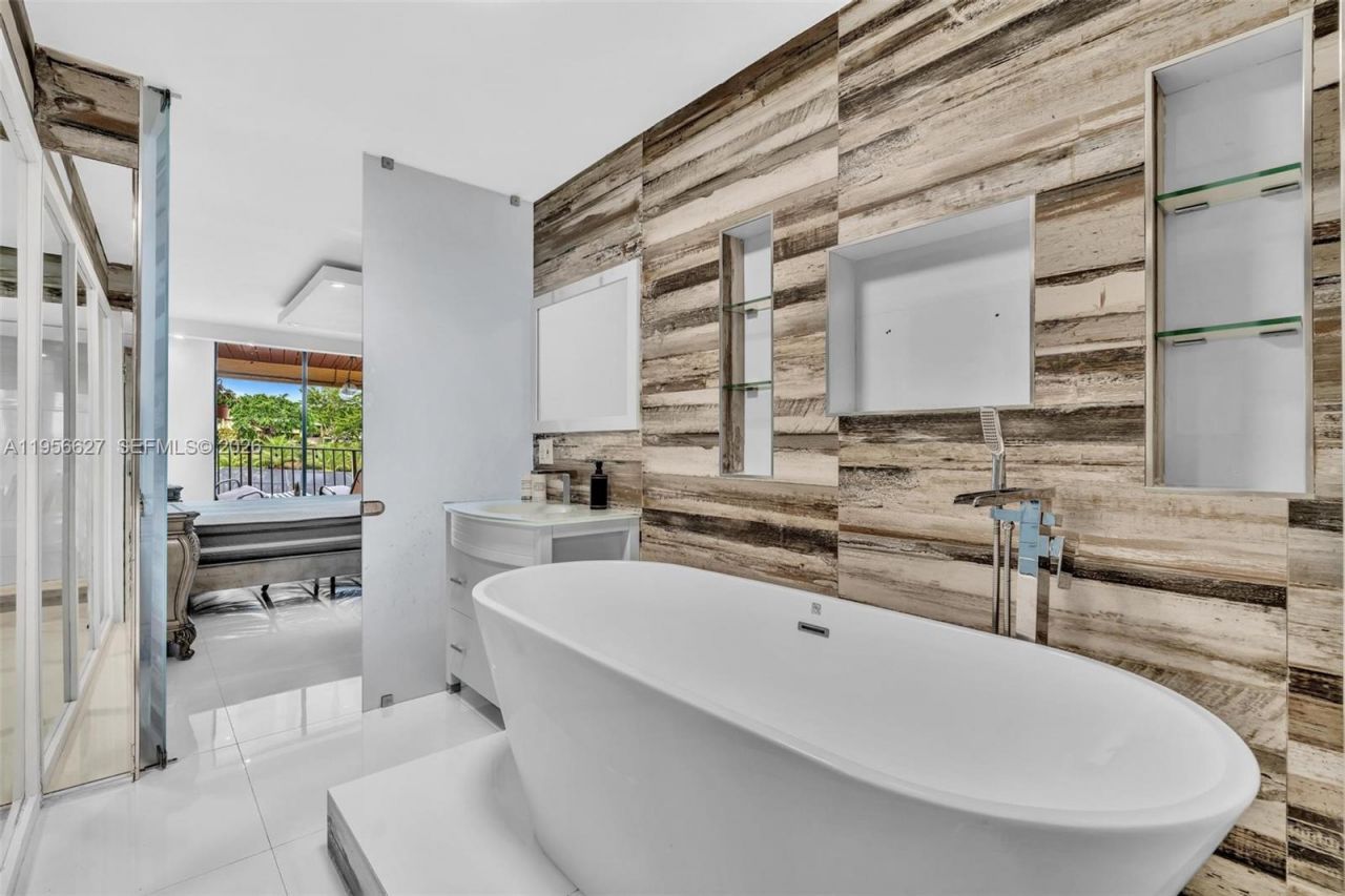 3800 N Hills Dr , Unit 312, Hollywood, FL 33021 Photo