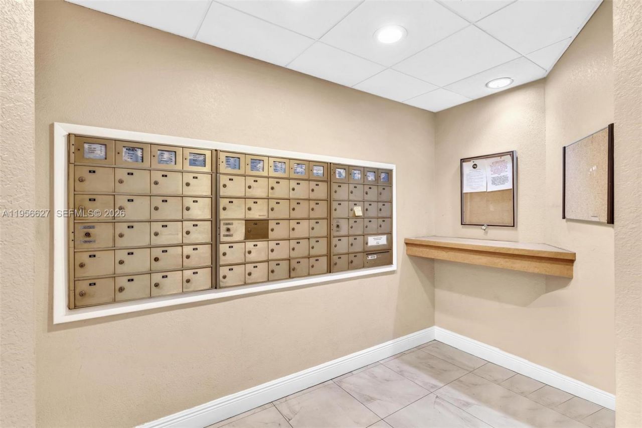 3800 N Hills Dr , Unit 312, Hollywood, FL 33021 Photo