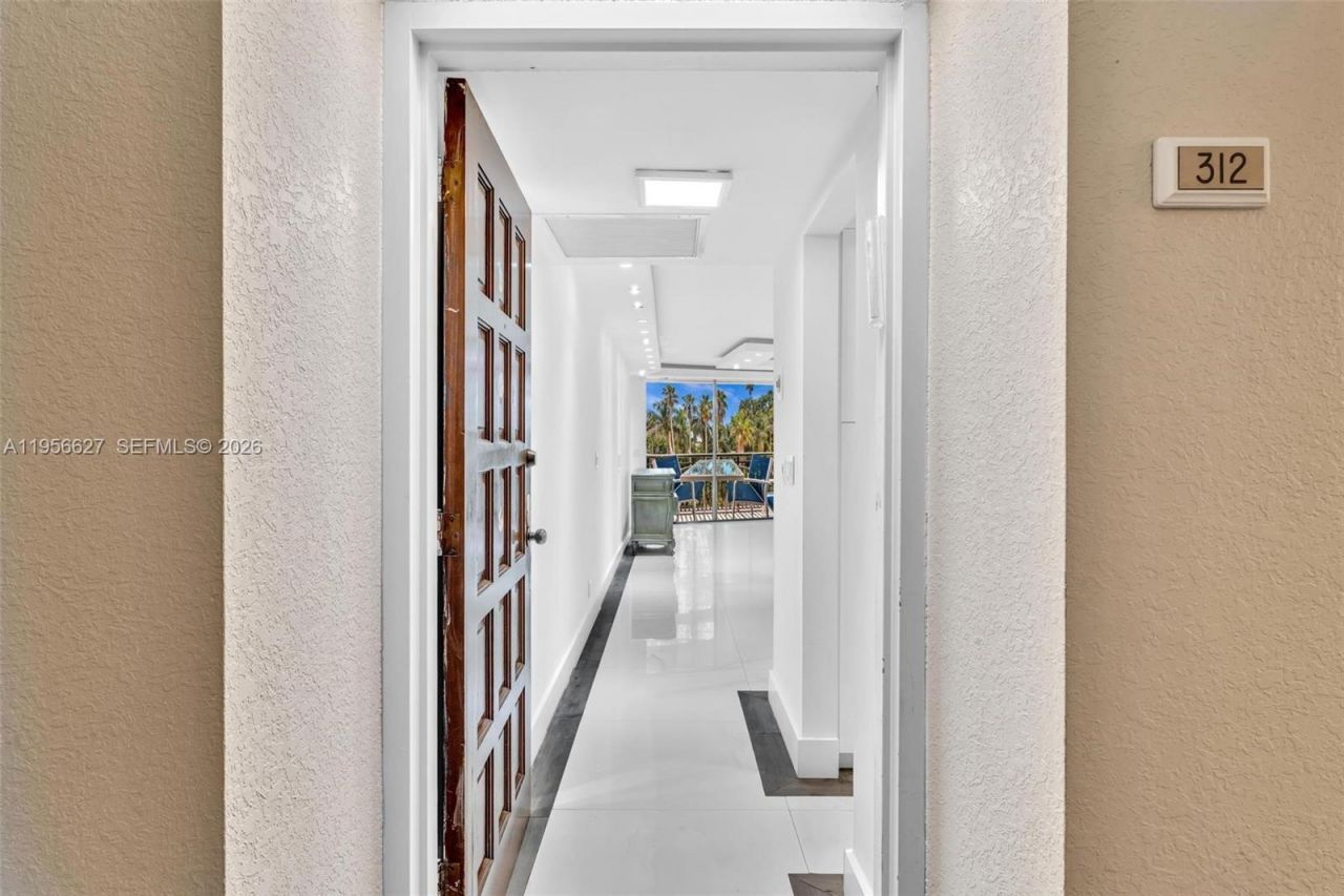 3800 N Hills Dr , Unit 312, Hollywood, FL 33021 Photo