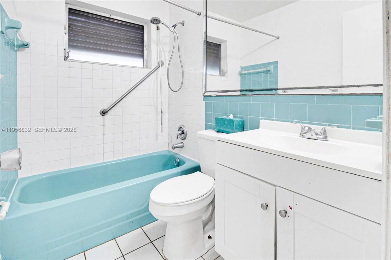 5718 NW 66th Ave, Unit n/a, Tamarac, FL 33321 Photo