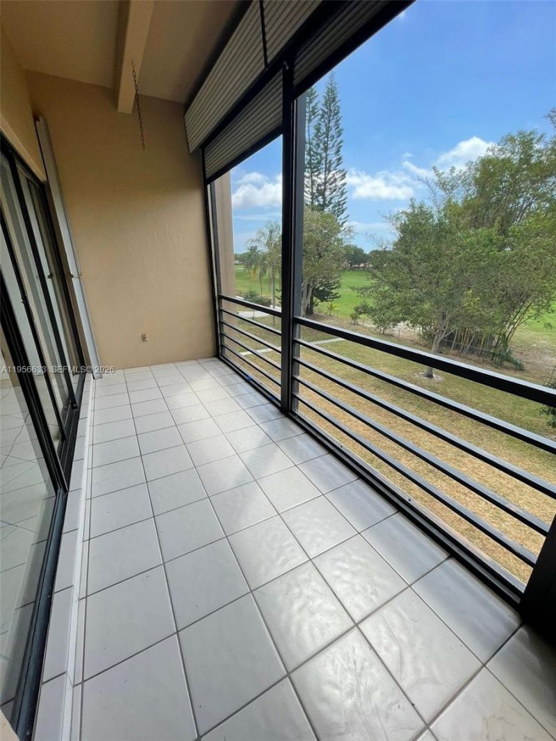 4000 N Hills Dr , Unit 32, Hollywood, FL 33021 Photo