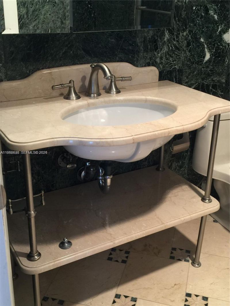 1904 S Ocean Dr, Unit 1708, Hallandale Beach, FL 33009 Photo