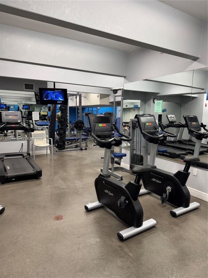 1904 S Ocean Dr, Unit 1708, Hallandale Beach, FL 33009 Photo