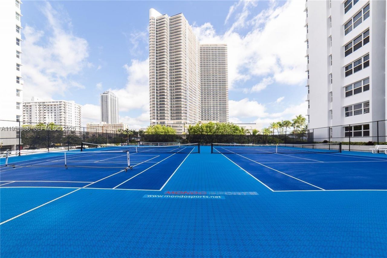 1904 S Ocean Dr, Unit 1708, Hallandale Beach, FL 33009 Photo