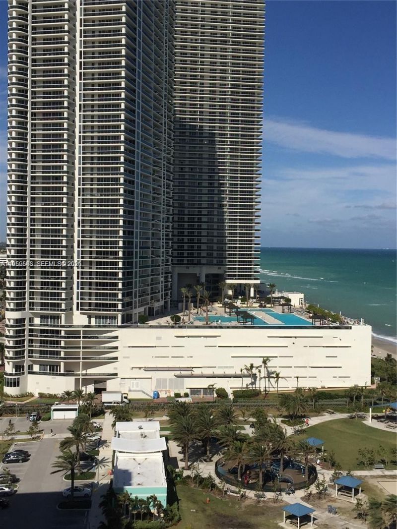 1904 S Ocean Dr, Unit 1708, Hallandale Beach, FL 33009 Photo