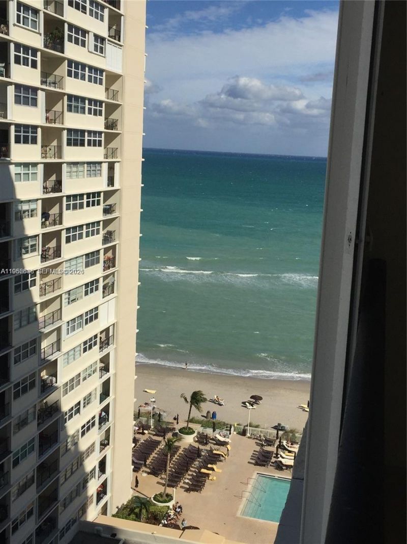 1904 S Ocean Dr, Unit 1708, Hallandale Beach, FL 33009 Photo