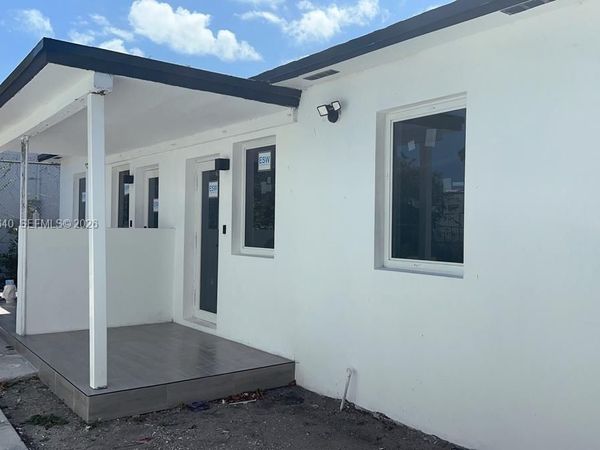 1013 NW 1st Ave , Hallandale Beach, FL 33009