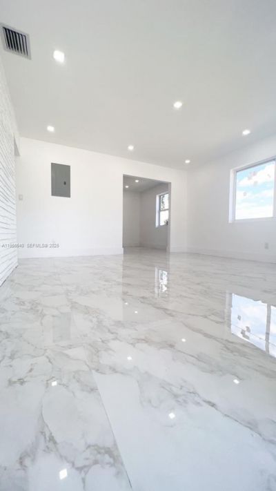 1013 NW 1st Ave , Hallandale Beach, FL 33009 Photo