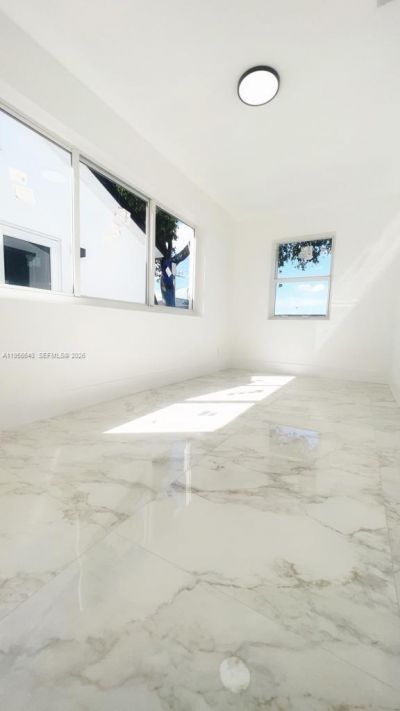 1013 NW 1st Ave , Hallandale Beach, FL 33009 Photo