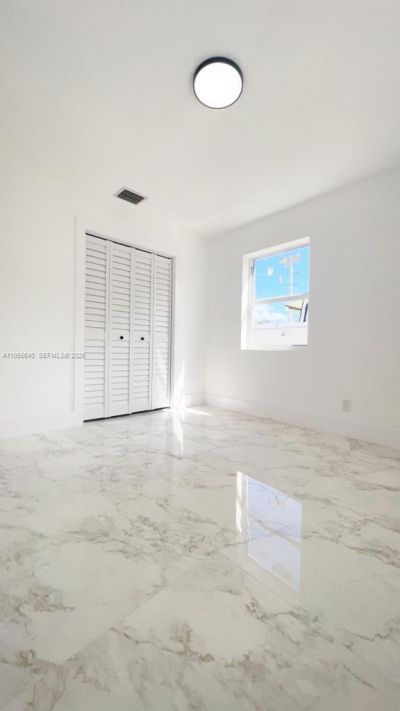 1013 NW 1st Ave , Hallandale Beach, FL 33009 Photo