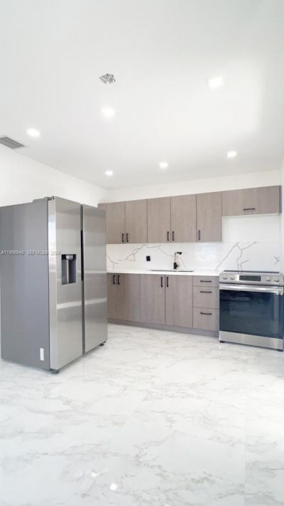 1013 NW 1st Ave , Hallandale Beach, FL 33009 Photo