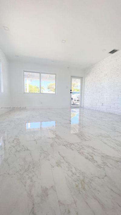 1013 NW 1st Ave , Hallandale Beach, FL 33009 Photo