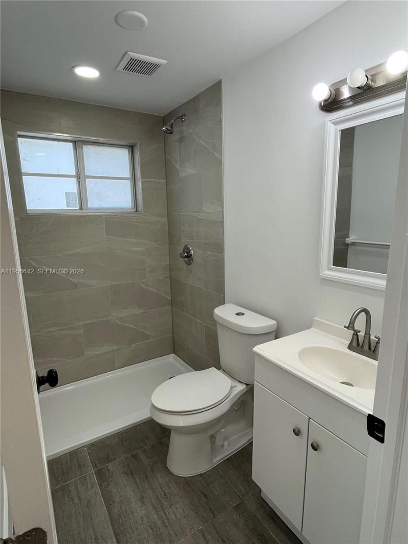 7116 Bay Dr, Unit 6, Miami Beach, FL 33141 Photo