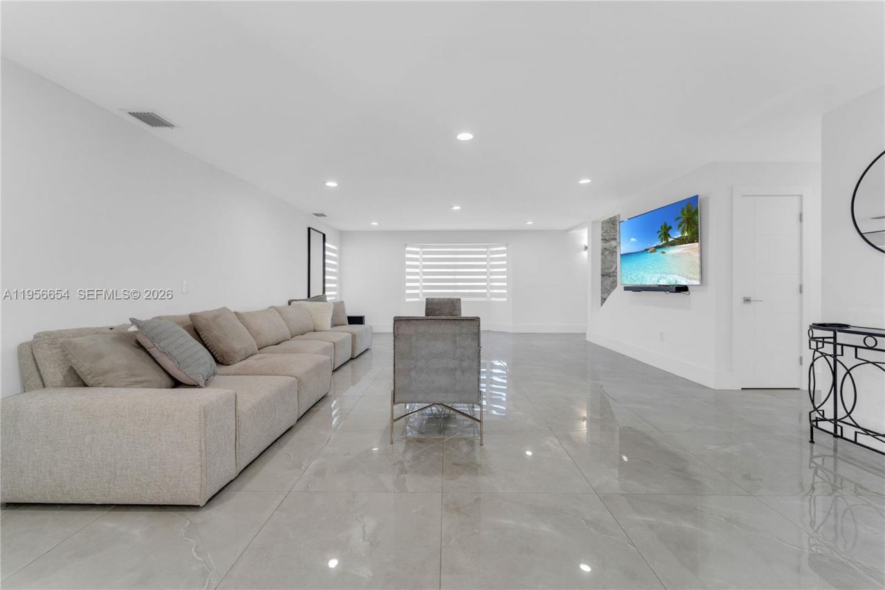 11824 SW 43rd Ct , Davie, FL 33330 Photo