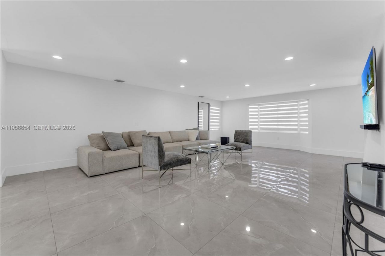 11824 SW 43rd Ct , Davie, FL 33330 Photo